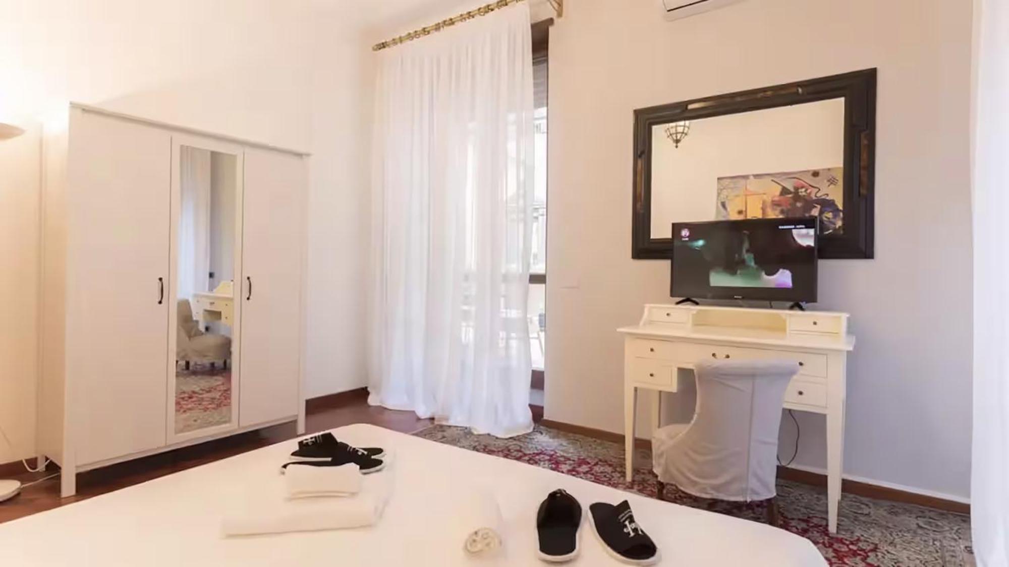 Classbnb - Two Apartments 400 Meters From The Duomo Milan Luaran gambar
