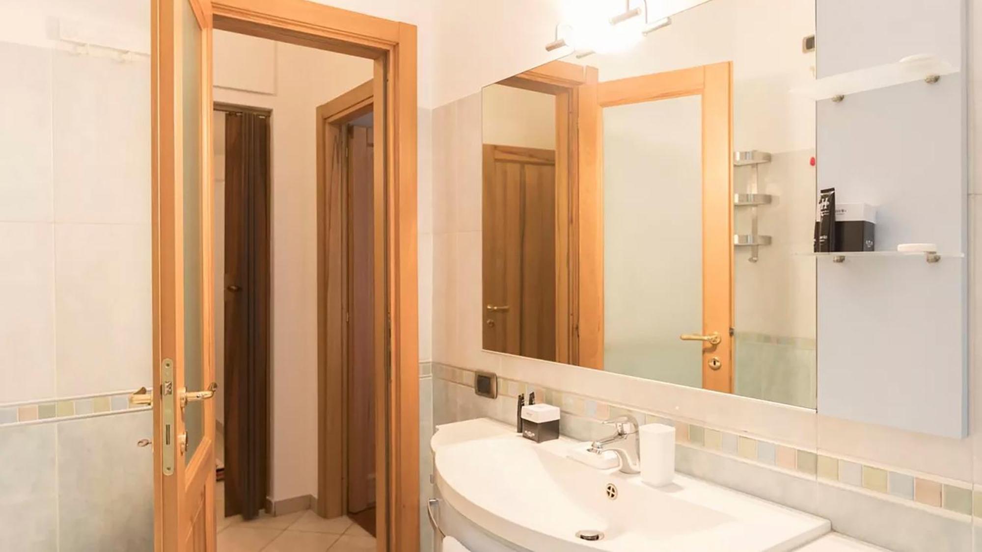 Classbnb - Two Apartments 400 Meters From The Duomo Milan Luaran gambar