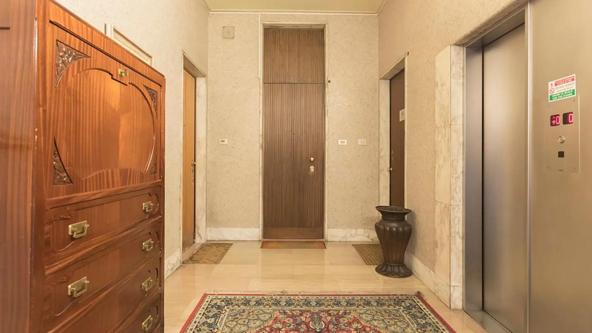 Classbnb - Two Apartments 400 Meters From The Duomo Milan Luaran gambar
