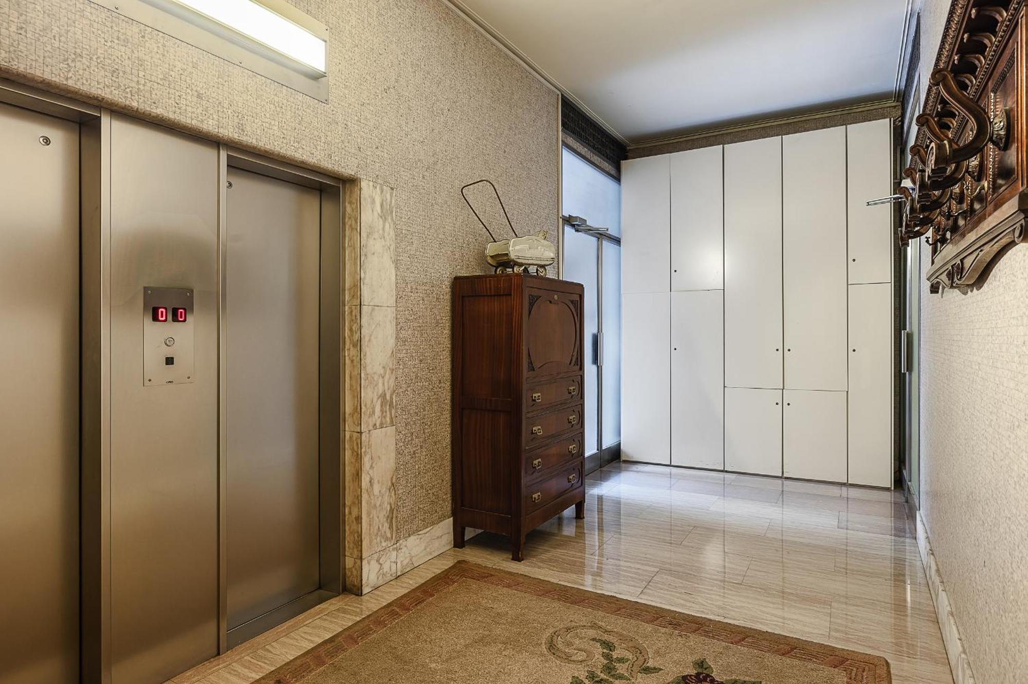 Classbnb - Two Apartments 400 Meters From The Duomo Milan Luaran gambar
